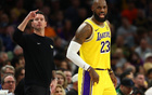 湖人季后赛G4遭驱逐风波：詹姆斯质疑裁判双标