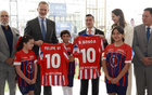 重视，西班牙国王现身大都会球场观战马竞对阿森纳的欧冠半决赛